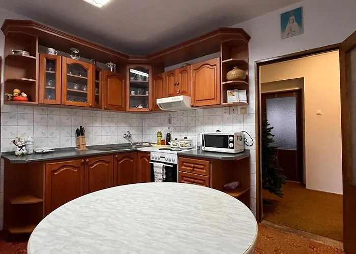 דירה House With Mountain Views And Garden By The Stream