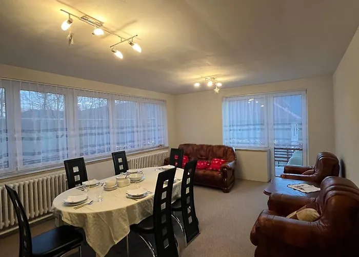 House With Mountain Views And Garden By The Stream דירה *